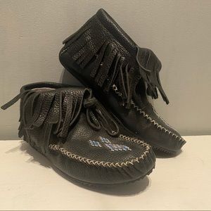 Ladies 7 (CA/US) moccasins